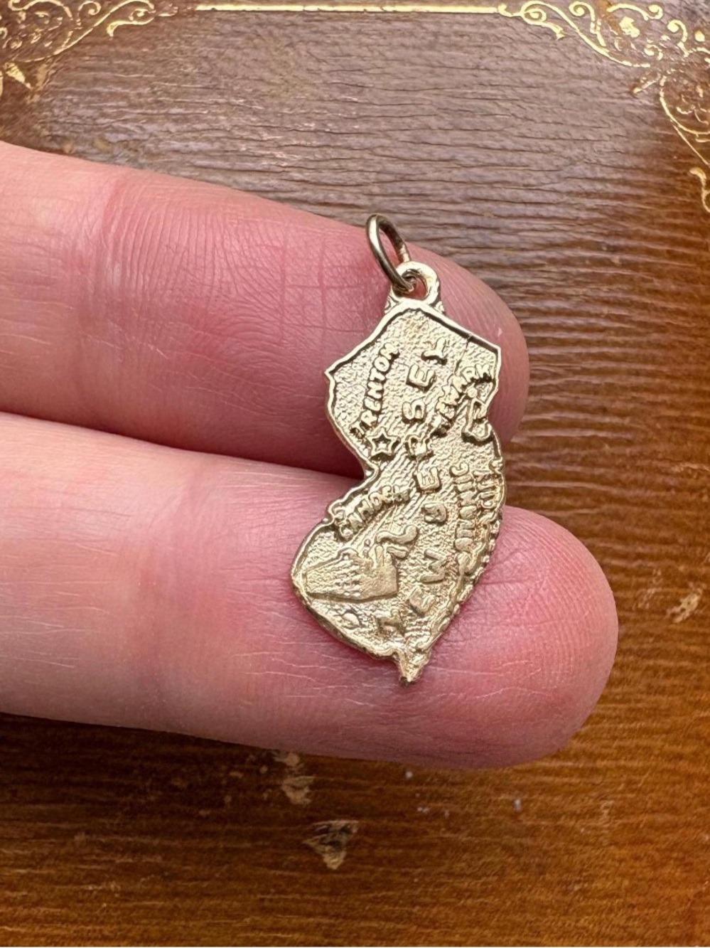 Vintage 14K 585 Yellow Gold New Jersey NJ State Pendant Charm - Picture 7 of 9